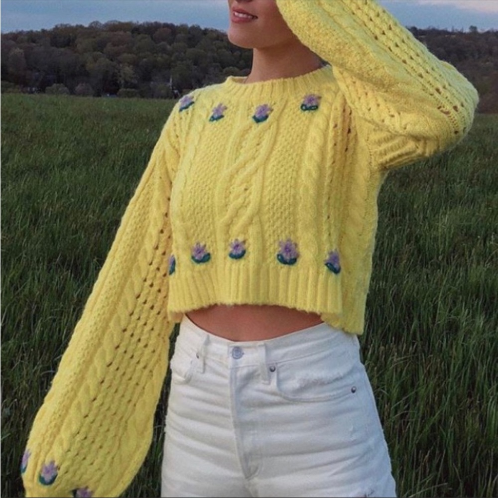 For love and lemons yellow floral sweater 💐